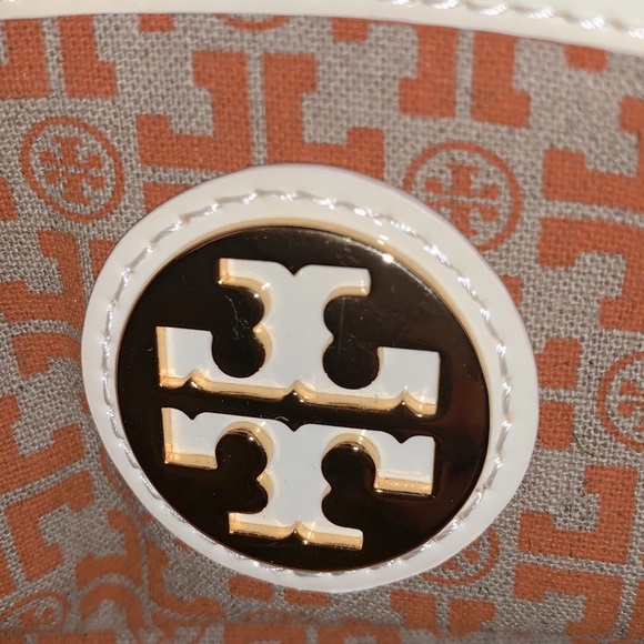 Tory Burch NWT white and cream purse - Picture 4 of 8